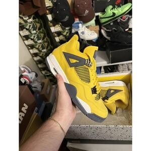 Jordan retro 4 lightning sz 11.5